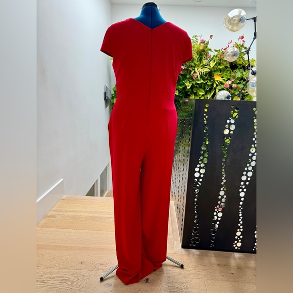 Donna Morgan cap sleeve red jumpsuit - Size 16 - Picture 4 of 8